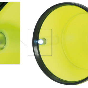 Batiscopio guardafondo smontabile in 4 parti. Con visore in vetro temperato e impugnatura soft + oculare morbido.Disponibile in versione classica ed in versione giorno/notte con sistema di illuminazione subacquea con due faretti a LED.Sacca imbottita per batiscopio per alloggiamento luci e pile (OPTIONAL).