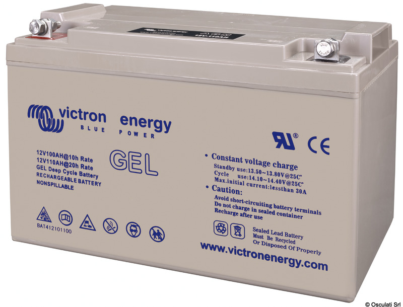 Dotate di tecnologia VRLA, sono sigillate ed il gas esce attraverso valvole di sicurezza solo in caso di sovraccarico o guasto alle celle.Hanno ottime prestazioni ad elevata intensità di corrente.Sono caratterizzate da una bassa autoscarica, permettendo alle batterie di essere conservate fino ad un anno senza bisogno di ricarica.Sono dotate di un eccezionale recupero, anche dopo una scarica profonda e prolungata. Nessuna manutenzione.