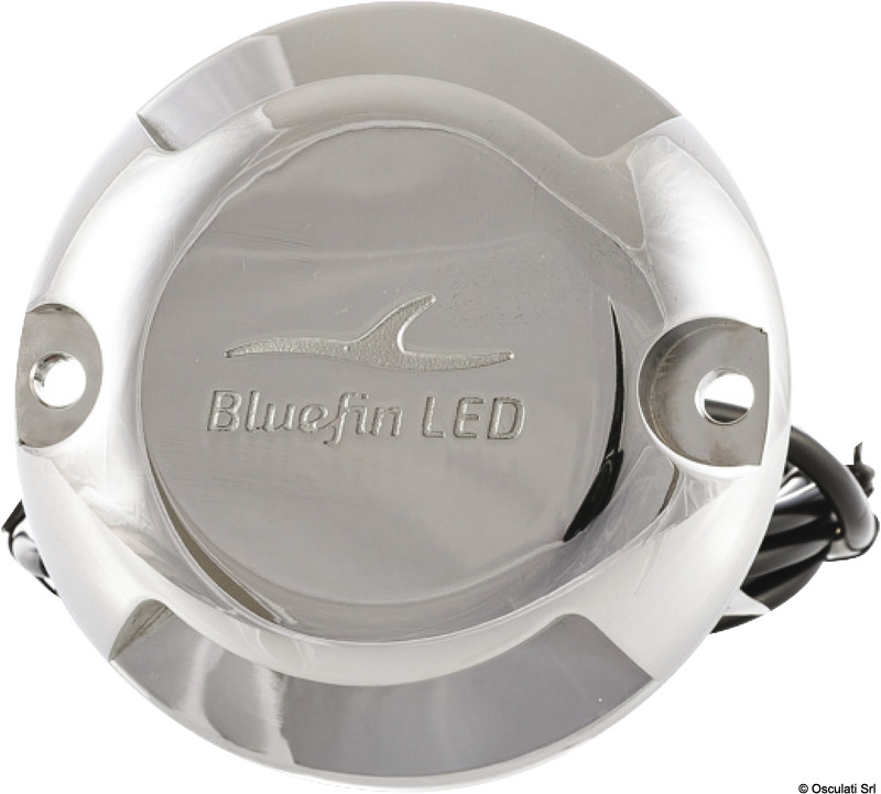 Luci LED per installazioni a pavimento in ambienti esterni.Ideali per ponti, camminamenti, moli, banchine. Realizzate in acciaio inox 316L.Garantiscono resistenza alla corrosione e agli agenti atmosferici.• Grado di protezione: IP68 (completamente impermeabile).• Cablaggio: connettore stagno o cavo integrato (lunghezze variabili).• LED Osram con driver a corrente costante integrato.• Lente in vetro ottico temperato.• Ingresso cavi pressacavo IP66 completamente sigillato, completo di cavo bipolare antiumidità da 7 m.• Protezione IP66.