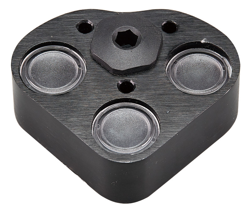 Corpo in lega leggera anodizzata nera. Alimentazione 12/24 V.Versione A: Cilindrica Ø 32 mm. Filetto posteriore 1/2" NPT.Si applica in abbinamento con il tappo inox 18.542.00 nel quale si avvita la luce.Versione B: Da avvitare con telecomando a distanza incluso (fino a 15 m).3 moduli con possibilità di programmazione dei colori, della sequenza, effetto strobo, flash, etc.Cavo in dotazione da 1,5 m.