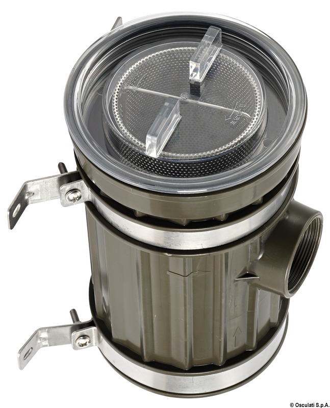 Carcassa in tecnopolimero con coperchio a vite in policarbonato trasparente. Elemento filtrante estraibile in acciaio inox. Bracci di fissaggio a parete girevoli in acciaio inox.