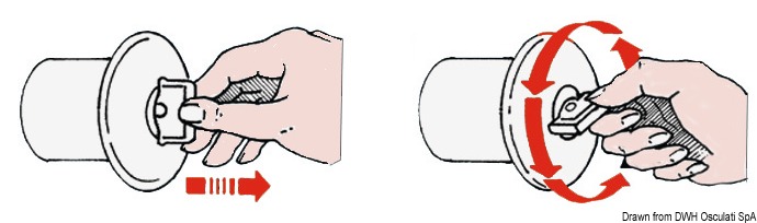 Speciale sistema di apertura che evita l’uso di chiavi, monete od altro. Progettati in modo che il tappo mascheri completamente la flangia avvitata, migliorando la tenuta dell’acqua. Versione con canotto di raccordo dritto o inclinato a 30° (da utilizzare quando il piano di rifornimento é inclinato, conforme ISO 8099/1). Completi di catenella interna, Ø massimo 88 mm. Sono tutti regolamentari RINA.