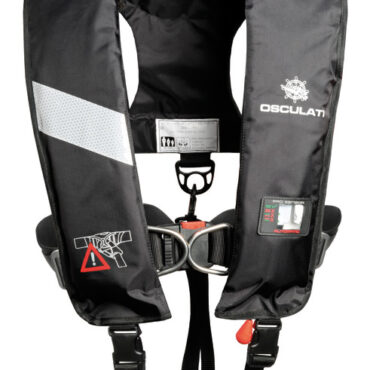 Forma ergonomica con collare e fibbie a sgancio con egolazione rapida, nastri cosciali di sicurezza. Due attacchi per cinture di sicurezza, omologati ISO 12401. Attivazione automatica o manuale, con finestra trasparente che consente di controllare l'efficienza dell'apparato di fissaggio. Modello per adulti.