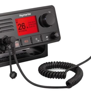 VHF Ray73 with integrated AIS loudhailer output