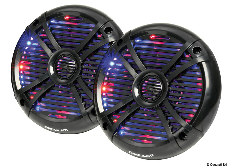 Casse a due vie complete di LED RGB multicolor programmabili tramite telecomando incluso. Le casse a due vie garantiscono una migliore resa dei bassi. Carcassa in ABS e cono in polipropilene.