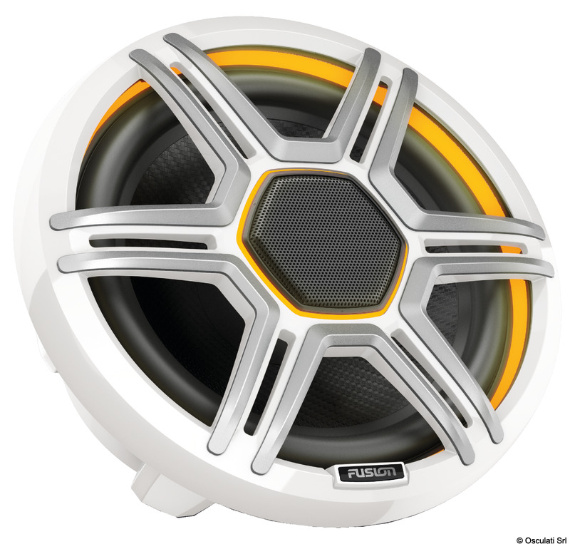 Questi altoparlanti sono sviluppati e ottimizzati per una riproduzione audio ottimale a qualunque volume sonoro, per accompagnarvi nei vostri sport acquatici anche a massima velocità senza nessun problema.Con illuminazione premium CRGBW per creare atmosfere emozionanti. Venduti a coppia.