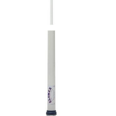 In vetroresina bianca per radiotelefoni VHF, lunghezza 2,40 m, completa di 4,5 m di cavo coassiale RG-58 e connettore finale ottone cromato. Guadagno 6 dB. Massima potenza d’entrata 100 W. Modello particolarmente indicato per scafi a motore. Parti metalliche in ottone cromato. Viene fornita senza base.