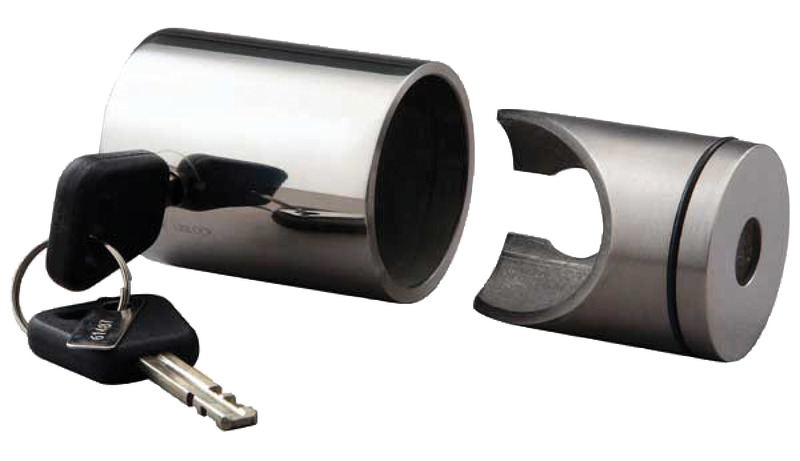Fabbricato in acciaio inox AISI 316 lucidato a specchio. Si applica ad uno dei bulloni di fissaggio del motore fuoribordo. Costruzione extra-strong per una maggiore protezione. Stagno. Universale per ogni motore.