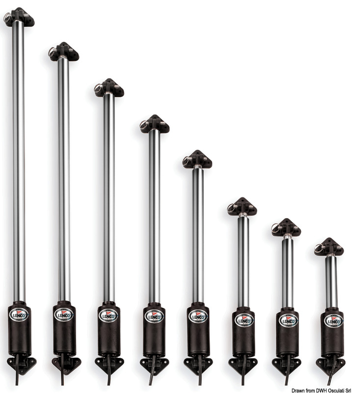 Attuatore lineare garantisce 225 kg di spinta.Cavo da 60 cm e terminale Deutsch plug.Cavi di prolunga disponibili (51.259.xx).Spina di sgancio rapido in acciaio inox.Può lavorare in coppia (usando l’interruttore 38.376.02).Totalmente inossidabile in tutte le sue parti.Sistema di frizione che gli permette di non bruciarsi a fine corsa (estensione e chiusura).Consumo 10 A (12 V) 5 A (24 V).