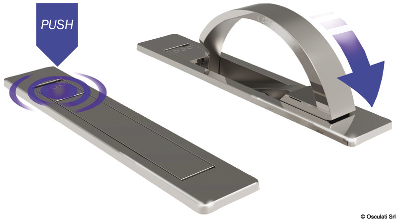 Maniglia con presa larga ed ergonomica dotata di sistema ad estrazione automatica e bloccaggio a scatto.Predisposta per montaggio ad incasso, dotata di chiusura con sistema antivibrazione.Fissaggio con prigionieri M4, senza viti a vista.