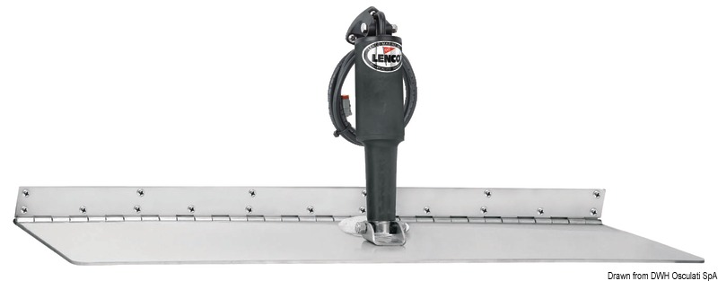 Adatti per scafi veloci e scafi pesanti.Alettoni spessore 4,6 mm. Completi di anodi sacrificali.Il kit è composto da:- 2/4 cilindri azionatori 51.260.03 a 12V (codice LENCO 15056-01), o 51.260.04 a 24V (codice LENCO 15063-001);- 2 alettoni in acciaio inox.Il pannello di controllo e le prolunghe per il collegamento dall'attuatore alla centralina vanno acquistate a parte.