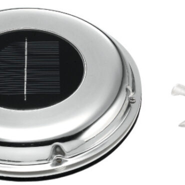 Rappresenta il sistema più avanzato di ventilazione, a mezzo energia solare. Calotta in acciaio inox lucidato a specchio. Interruttore ON-OFF. L'aeratore é dotato di batterie ricaricabili NiMH che, accumulando energia durante il giorno, garantiscono un funzionamento di 10 ore pur senza luce solare. Completo di due ventole DX/SX che permettono di scegliere se far entrare o uscire l'aria.