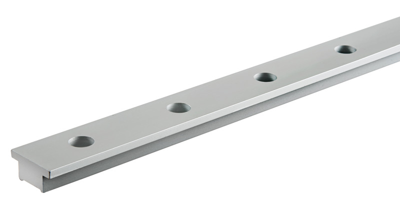 In alluminio anodizzato. Forcella snodata per poter lavorare sia in piano che a parete. Fermo a molla per spostamento rapido, slitte interne in nylon per uno scorrimento ottimale. Spina rapida per montaggio tendalino.