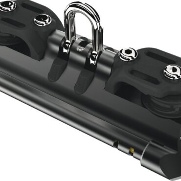 Mainsheet car size 1 w/shackle control line sheave