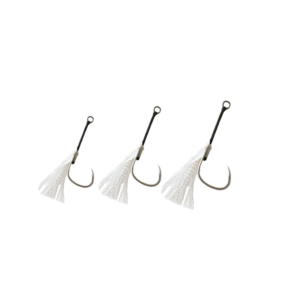Assist montato con ami in acciaio inox, piume e filamenti luminosi. Dotato di Anellini inox e trecciato PE 10 号 Giapponese.