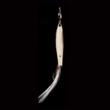 Serie di cucchiaini per la piccola traina e lo spinning, adatto per la pesca delle spigola dai moli dei porti e dalle scogliere, la sua particolare forma emette dei bagliori irresistibili in fase di recupero e consente dei lunghi lanci, anche nella traina nel sottocosta trova un ottimale utilizzo.