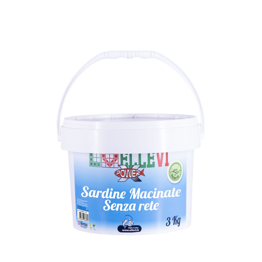 L'aroma irresistibile delle sardine in un'esca pratica e potente, ora in un comodo secchiello con rete. La Pastura ELLEVI Sardine Macinate è una miscela semi-umida, scura, a base di sardine e amminoacidi. Con un profumo intenso e persistente, è pronta all'uso con una semplice aggiunta d'acqua. La sua versatilità e la possibilità di usarla anche come integratore la rendono un'aggiunta indispensabile per ogni pescatore che punta a catture importanti sia a drifting che aPesca al colpo, Bolognese, Gallegiante, al colpo,passata,agonismo, feeder, fondo, ledgering.