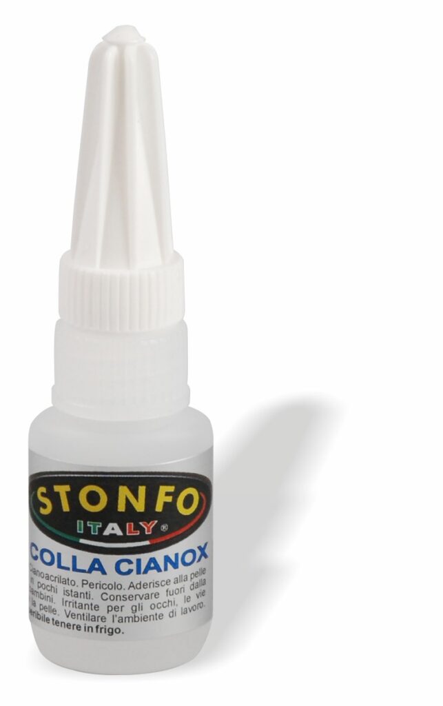 Collante cianoacrilico a essiccazione rapida indispensabile per l’incollaggio di fili nylon, fluorocarbon e trecciati. Ideale inoltre per realizzare montaggi con perline, applicare apicali e tubolari su vettini, consolidare nodi, costruire mosche artificiali, tube flies etc. etc. Boccetta con dosatore contagocce molto preciso. Prodotto deperibile da conservare in frigo. Contenuto boccetta: 10 gr.

Busta da 1 pezzo, confezione da 10 buste.
