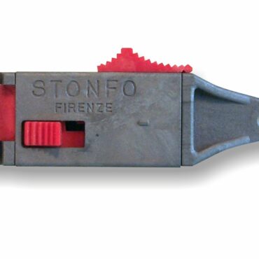 Dispositivo che permette di bloccare sul cavo dell’affondatore qualsiasi pinza di sgancio.

Blister da 1 pezzo, confezione da 10 blister.