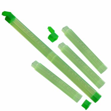 Scatole componibili studiate per proteggere aghi fino a 50 cm di lunghezza. Materiale anti-urto. Coperchio con chiusura a scatto. Combinazioni possibili: - 2 scatole cm 20 - 1 scatola cm 20 + 1 scatola cm 30 - 1 scatola cm 10 + 1 scatola cm 40 - 1 scatola cm 50. Busta da 1 kit, confezione da 10 buste.